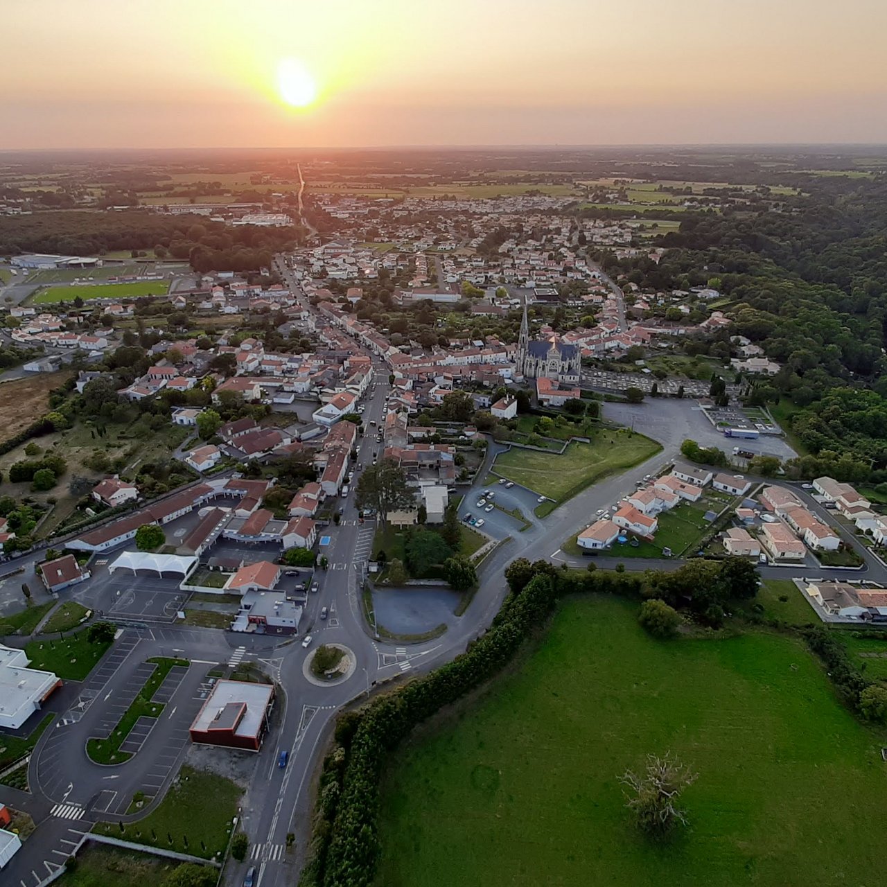 Photo bourg Aigrefeuille-sur-Maine